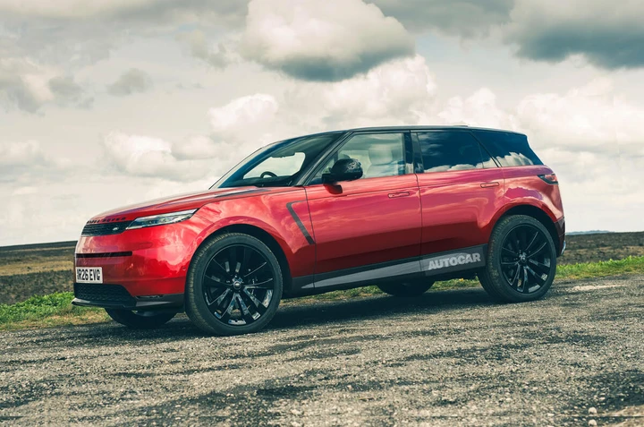 Nuova Range Rover Evoque, il SUV diventerà elettrico nel 2027: ecco come potrebbe essere