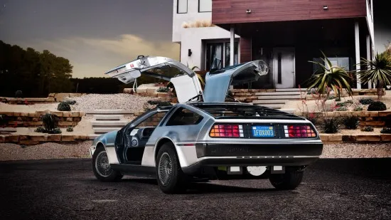 La DeLorean elettrica in un video degli interni al CES