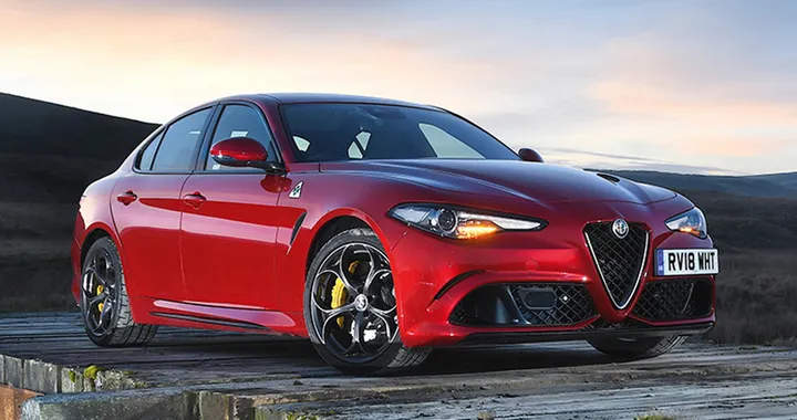 Alfa Romeo festeggia i 100 anni del Quadrifoglio con un logo celebrativo