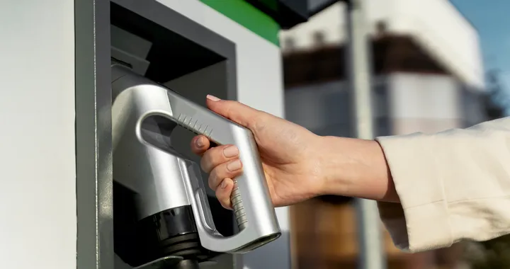 Bisogna abbassare i prezzi dell'energia, ecco 5 proposte per migliorare la ricarica in Italia Bisogna abbassare i prezzi dell'energia, ecco 5 proposte per migliorare la ricarica in Italia