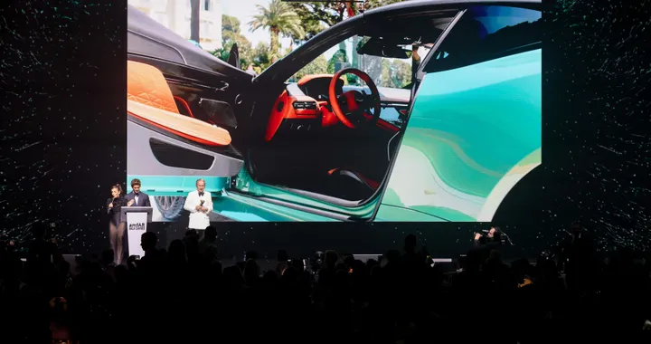 Aston Martin DB12, la prima battuta all'asta per 1,5 milioni di euro