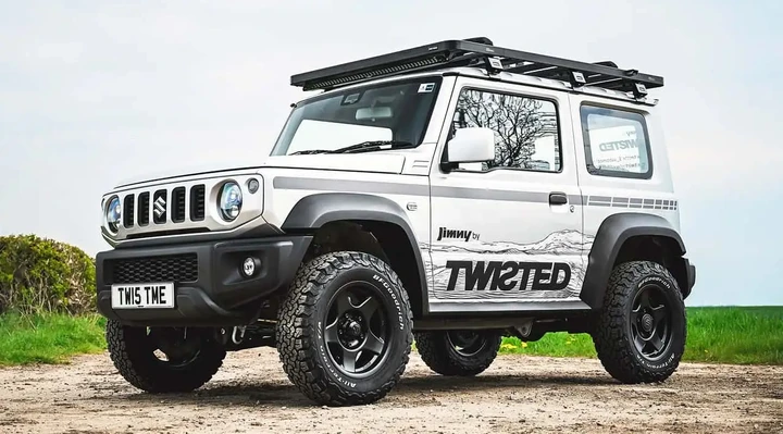 Suzuki Jimny, mai così potente e lussuoso: il prezzo però è elevato