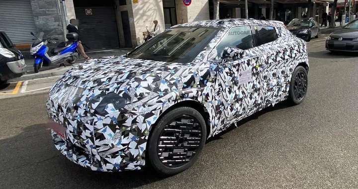 Nuova Nissan Juke elettrica, i test su strada sono iniziati: le prime foto spia