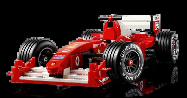 Lego Icons Ferrari F2004 e Michael Schumacher: il modellino per celebrare il campione tedesco