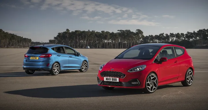 Ford Fiesta ST porta al debutto fari full-LED e differenziale meccanico