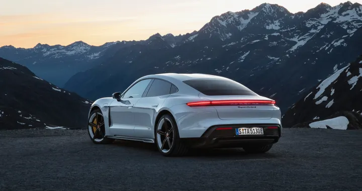 Porsche utilizzerà le nuove celle V4Drive di Varta