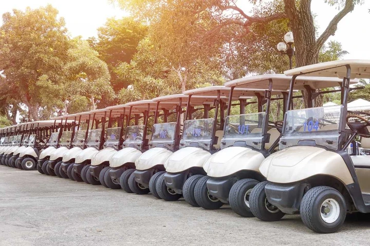 Città italiane invase dalle golf car, scatta il blitz dei Carabinieri a Roma