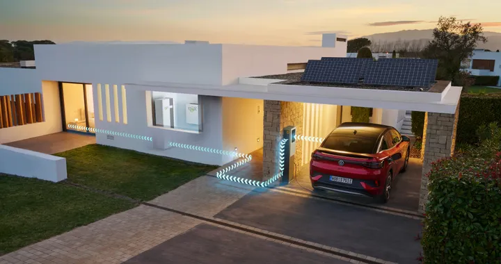 Auto elettriche: la ricarica bidirezionale può far risparmiare miliardi all'UE