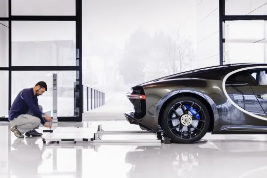 Bugatti Chiron: parte la produzione nella fabbrica-sogno di Molsheim