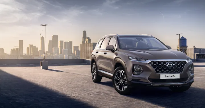 Hyundai Santa Fe: prime immagini ufficiali del SUV