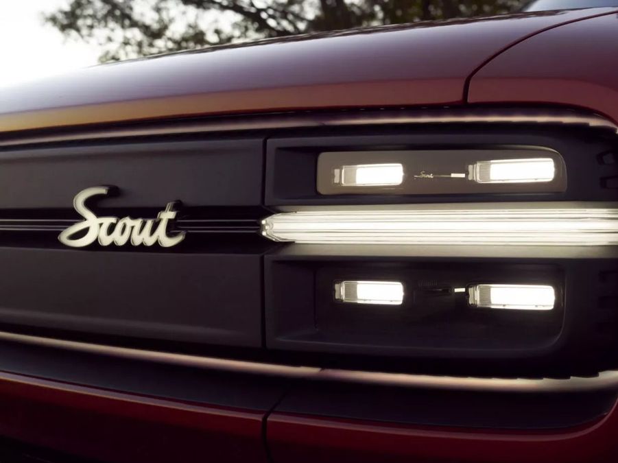 Scout Motors mostra il design di Traveler e Terra, il SUV e il pickup in arrivo nel 2027