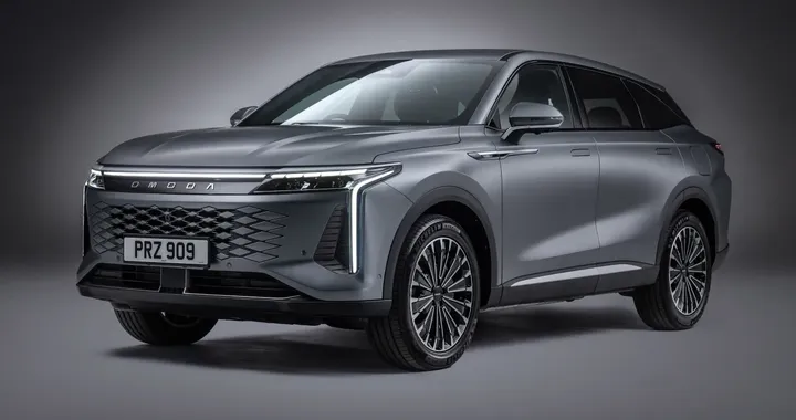 Nuova Omoda 9 è ufficiale: arriva il &quot;Super Ibrido&quot; con 150 km di autonomia in elettrico