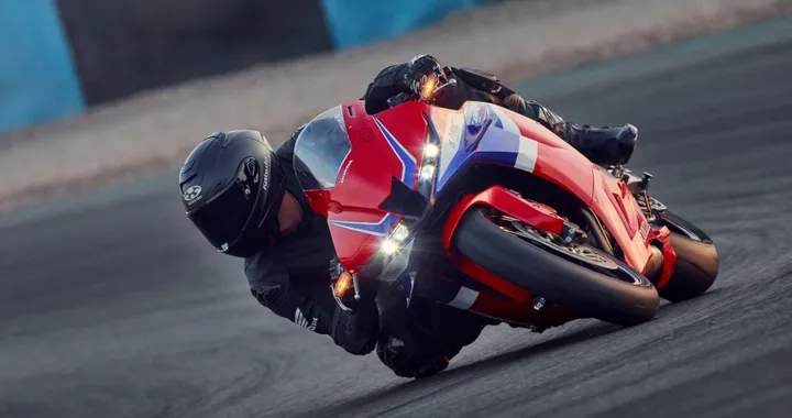 Ecco la nuova Honda CBR600RR: la baby supersportiva torna in Europa