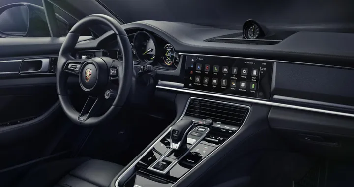 Porsche, tutte le novità per il suo sistema infotainment. Integrazione con Spotify