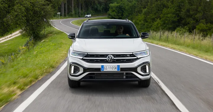 Volkswagen T-Roc, test invernali per la nuova generazione. Foto spia