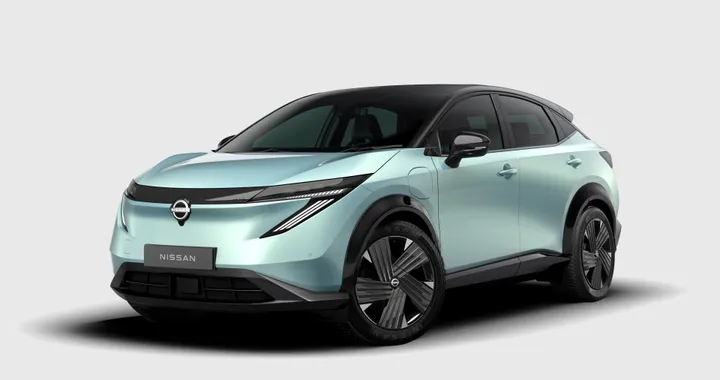 Nissan Ariya 2026, prime foto del restyling: nuovo look e più tecnologia