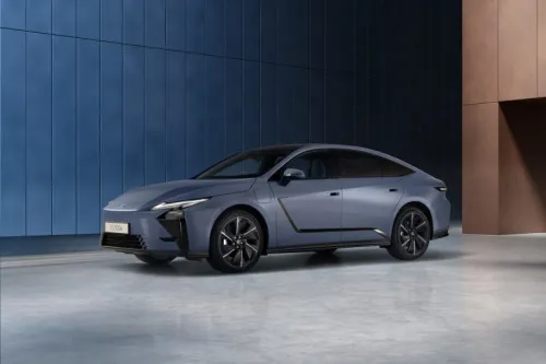Nuova Lexus ES: debutta in Europa la berlina di lusso giapponese