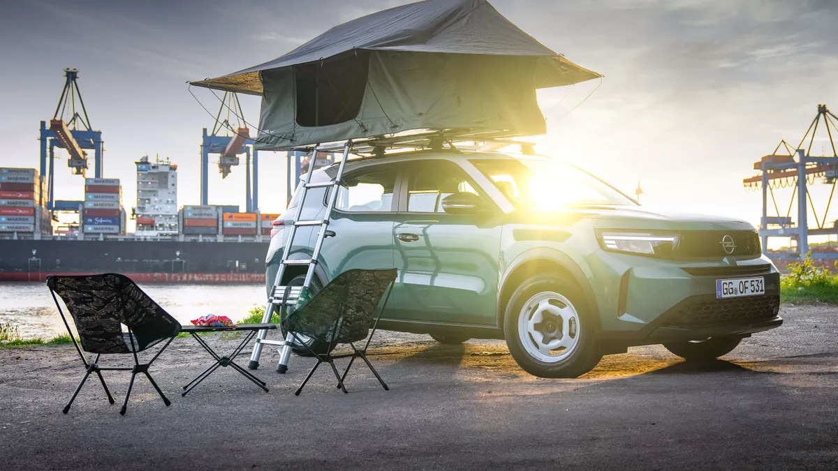 Opel Frontera: con la tenda da tetto Thule Foothill è subito campeggio
