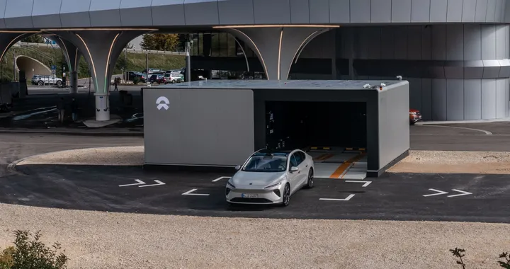 NIO porta al debutto il battery swap in Germania