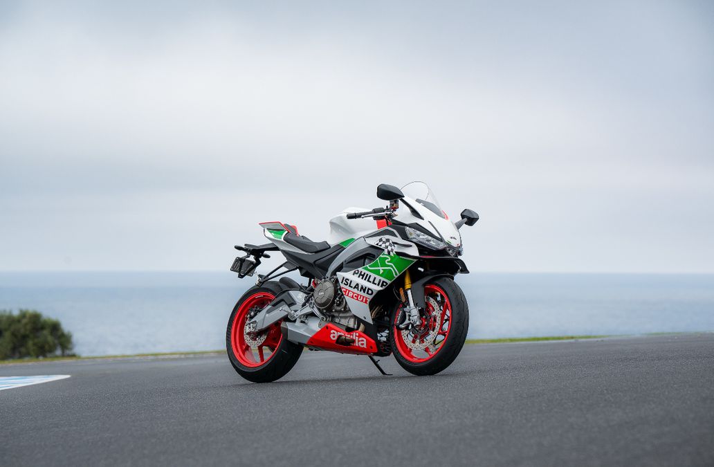 MotoGP, addio a Phillip Island: Aprilia risponde con una RS 660 speciale