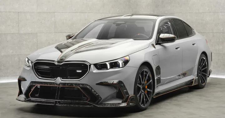 BMW M5 by Mansory: un look in fibra di carbonio e 838 cavalli