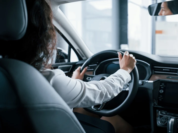 Migliora il comfort durante la guida con questi dispositivi a prezzo scontato