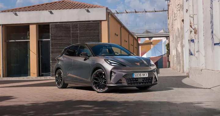 CUPRA Raval, uno squalo in un mare di elettriche: fino a 446 km di autonomia