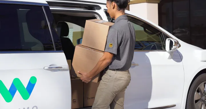 UPS, spedizioni più rapide con le auto a guida autonoma di Waymo