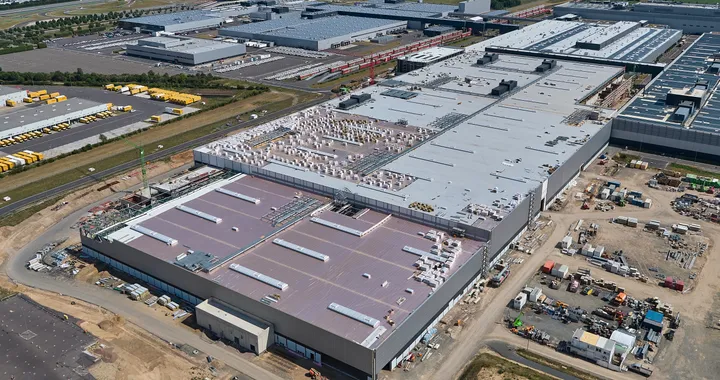 Porsche si prepara alla produzione della Macan elettrica