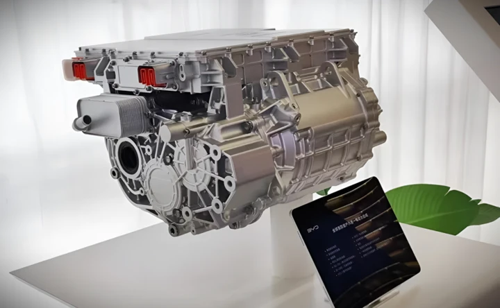 BYD aggiorna i suoi modelli: arriva il nuovo motore TZ200XYAT da 326 CV