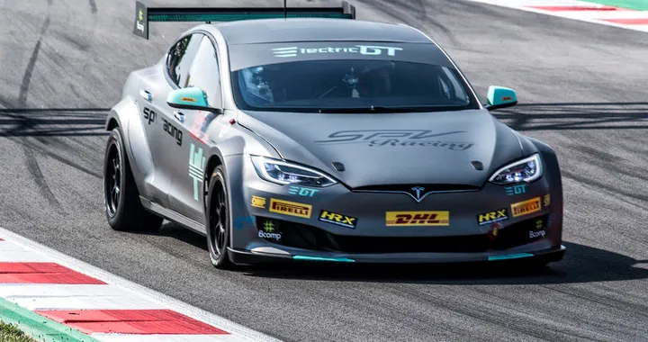 Tesla Model S è pronta per il campionato Electric GT