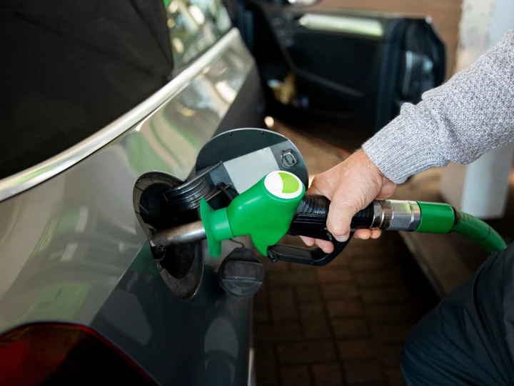 Se si sbaglia rifornimento, questo strumento può salvare l'auto (e il portafoglio)