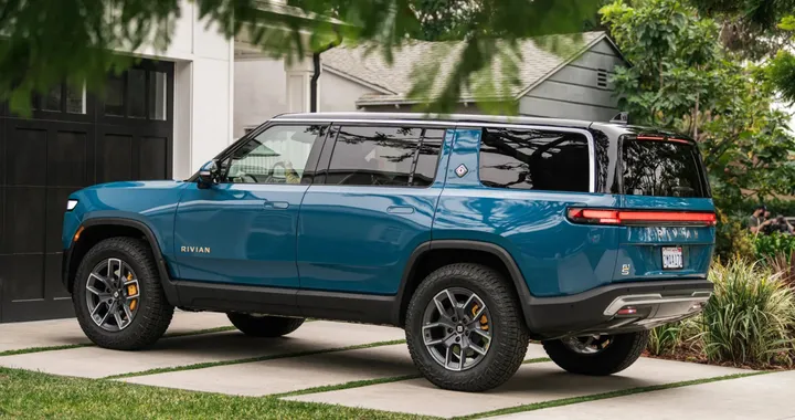 Rivian R1T e R1S, rinviate al 2023 le versioni con Max Pack ed Explore Package