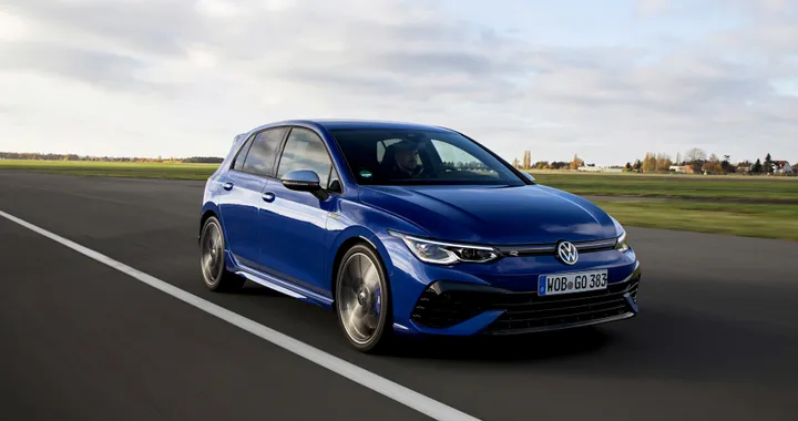 Volkswagen richiama 56 mila Golf 8 per un problema software