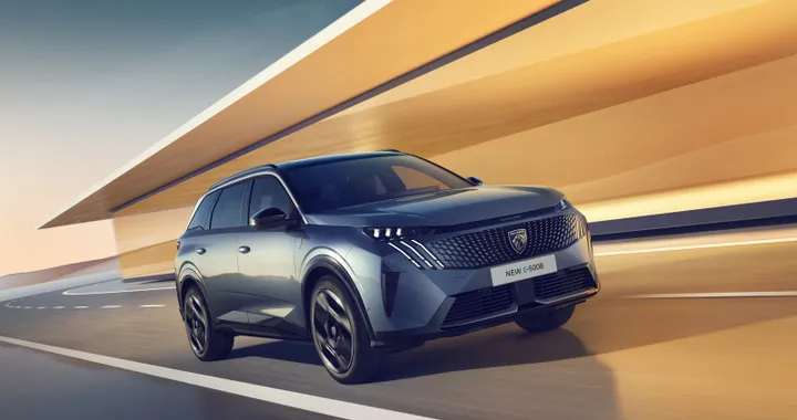 Peugeot e-3008 ed e-5008, le Long Range si possono ordinare. Ecco quanto costano