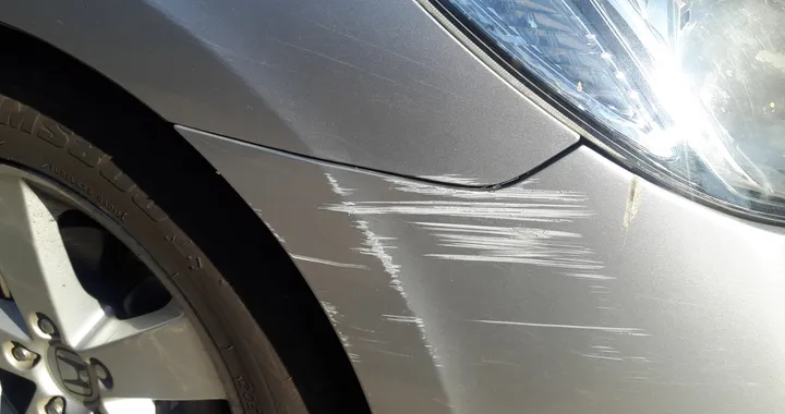 Segni e graffi sulla carrozzeria? Questo prodotto migliora l'estetica della tua auto