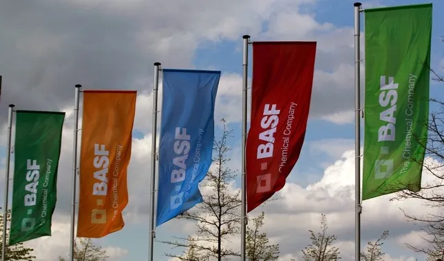 Auto elettriche: accordo strategico tra BASF e Nornickel per le batterie