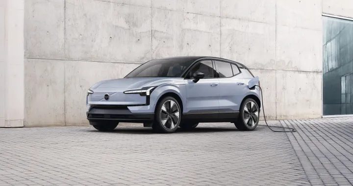 Volvo EX30 ufficiale, ecco il nuovo SUV elettrico con autonomia fino a 480 km