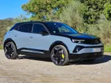 Prova Opel Mokka GSE: il SUV elettrico sportivo che non ti aspetti! | Video