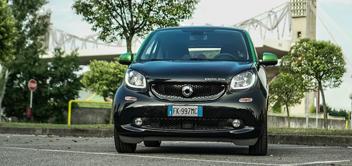 Smart EQ fortwo: guida ricarica, consumi e connettori | una serie di sfortunati eventi