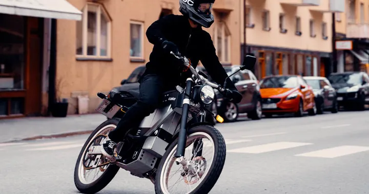 CAKE Kalk INK SL, moto elettrica per la città che ama il fuoristrada