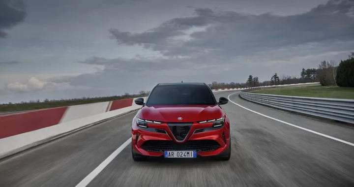 Alfa Romeo Junior Veloce, 280 CV per la nuova sportiva elettrica