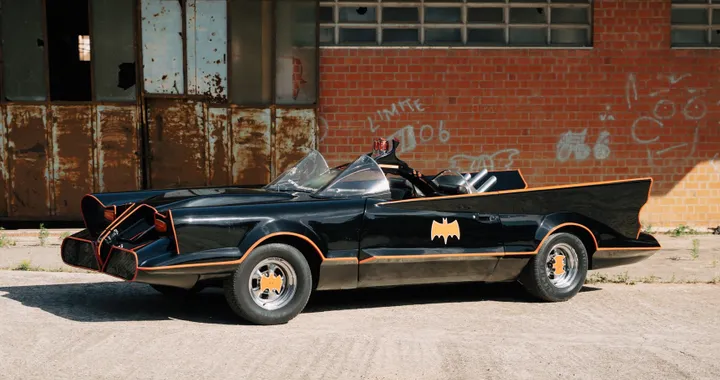 La Batmobile di Adam West va all'asta