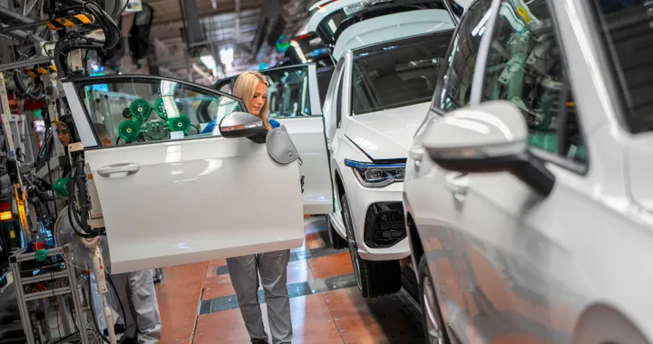 Crisi Volkswagen, lavoratori pronti a scioperare: possibile e necessario