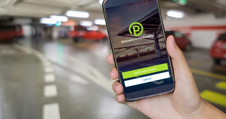 BMW acquisisce Parkmobile, l'app per il parcheggio