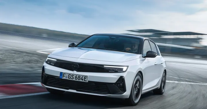 Opel Astra, arriva la versione sportiva GSe con 225 CV