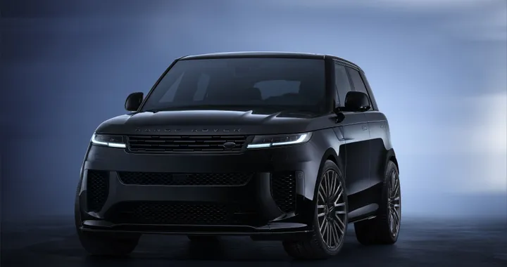 Range Rover Sport SV Black: la più potente di sempre ora si tinge di nero