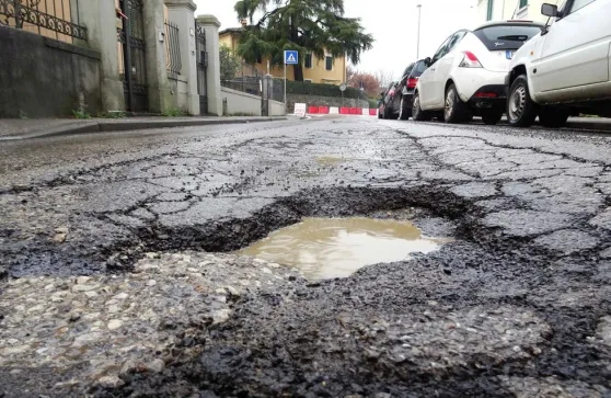 Buche nelle strade: in futuro potrebbero essere riparate dai droni