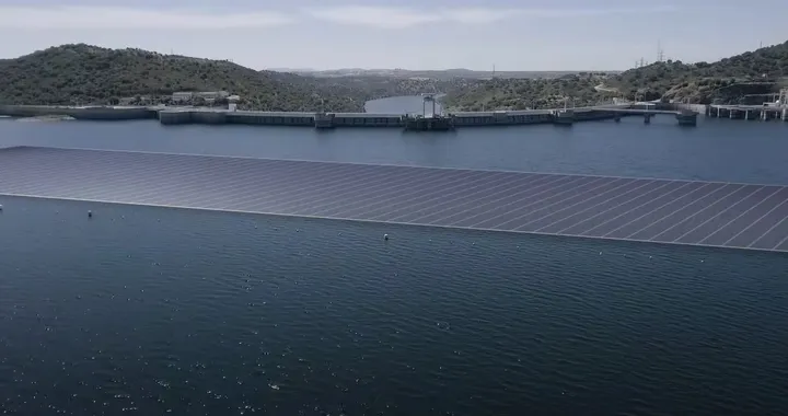 In Portogallo l'impianto fotovoltaico galleggiante più grande d'Europa