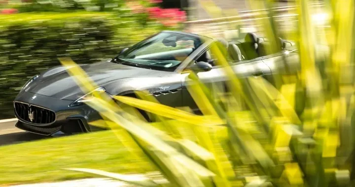 Nuova Maserati GranCabrio, il debutto è davvero vicino